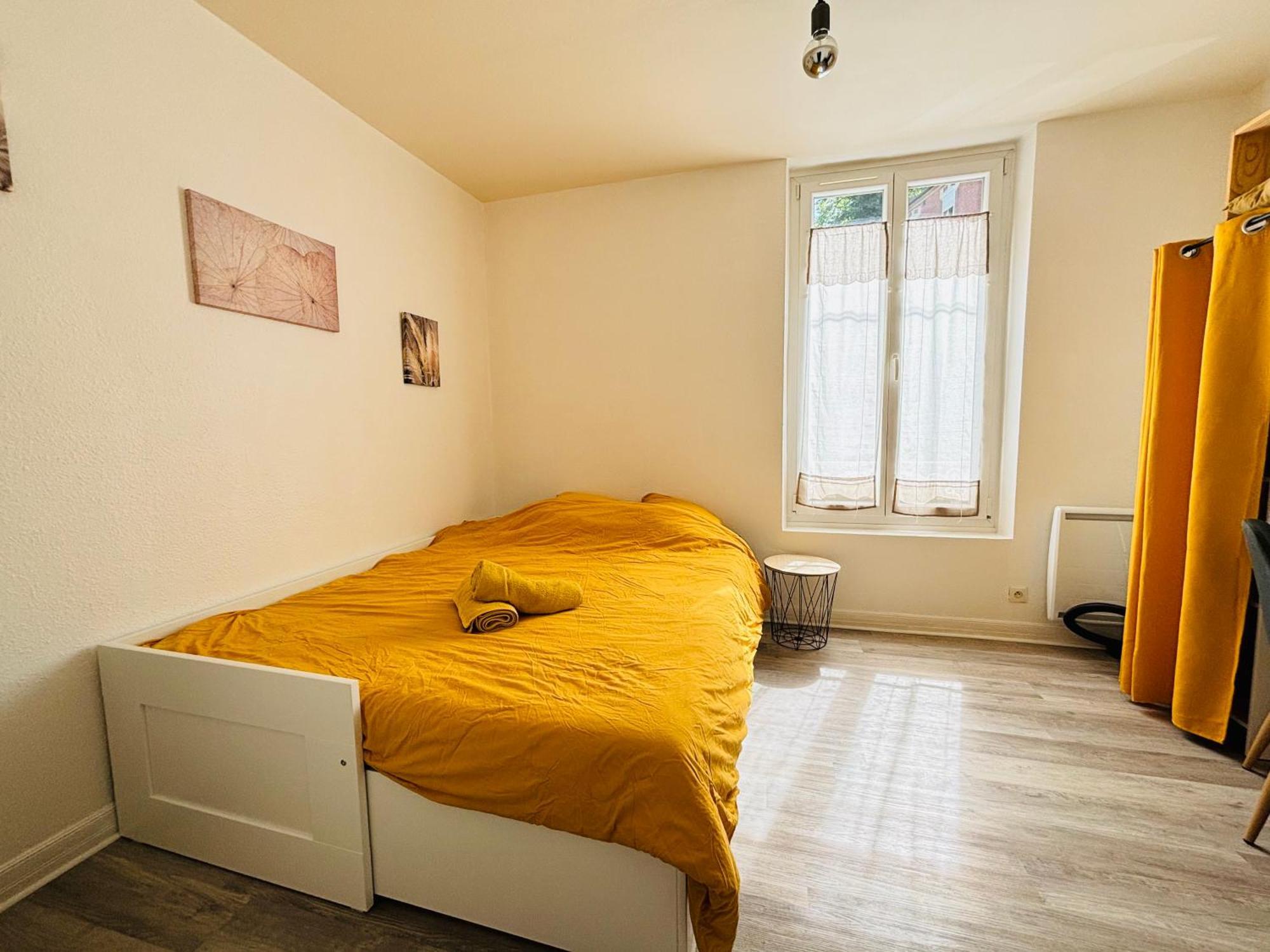 Appartement Rez-De-Chaussee Laon Exterior foto